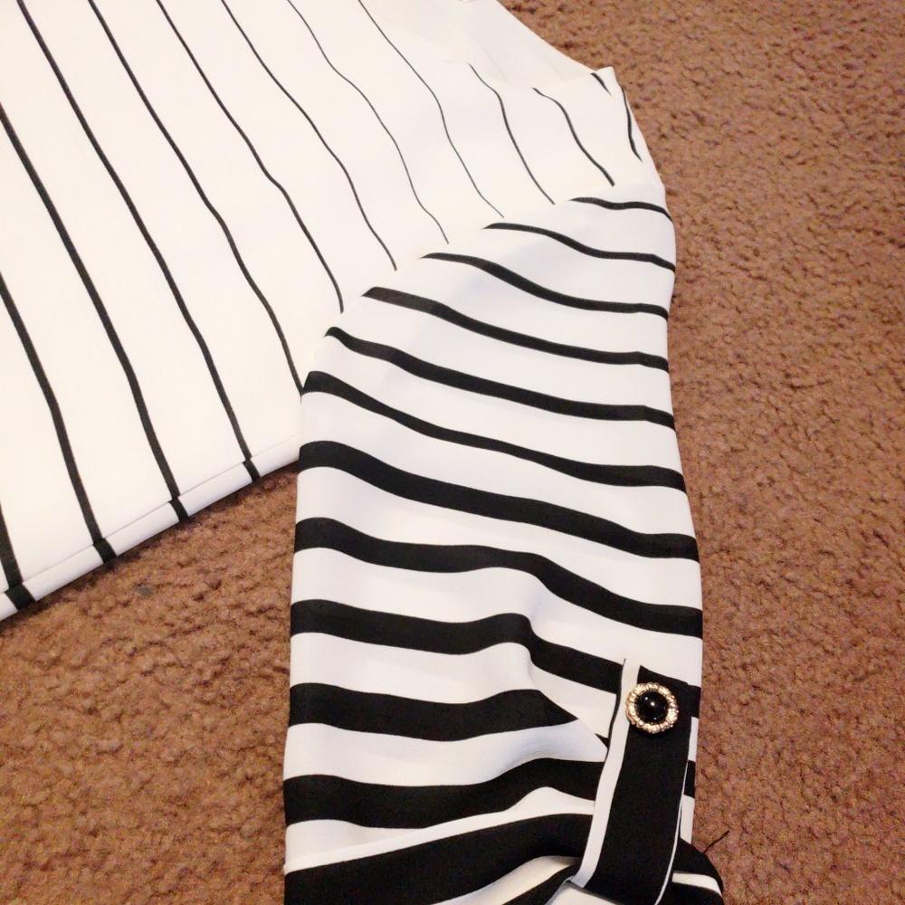 blouse - Picture 2 of 2